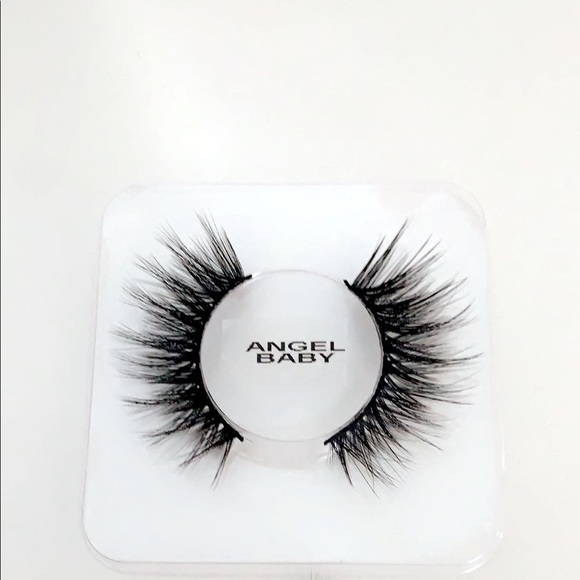 Lashes - Picture 10 of 14